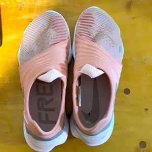 Nike Free RN Fly knit  3.0 running shoe Peach